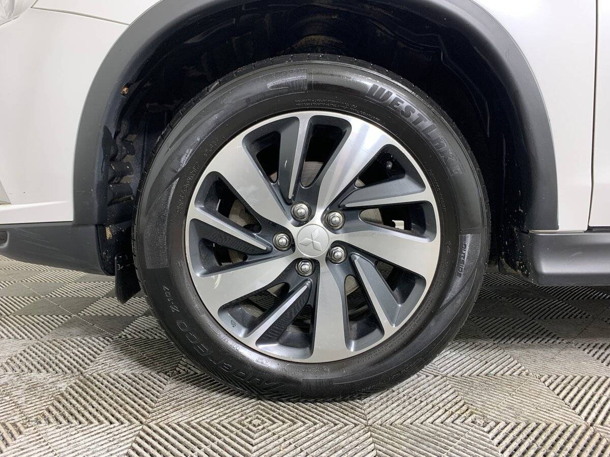 Б/У Митсубиши АС-Икс 2018 года. Фото: #8