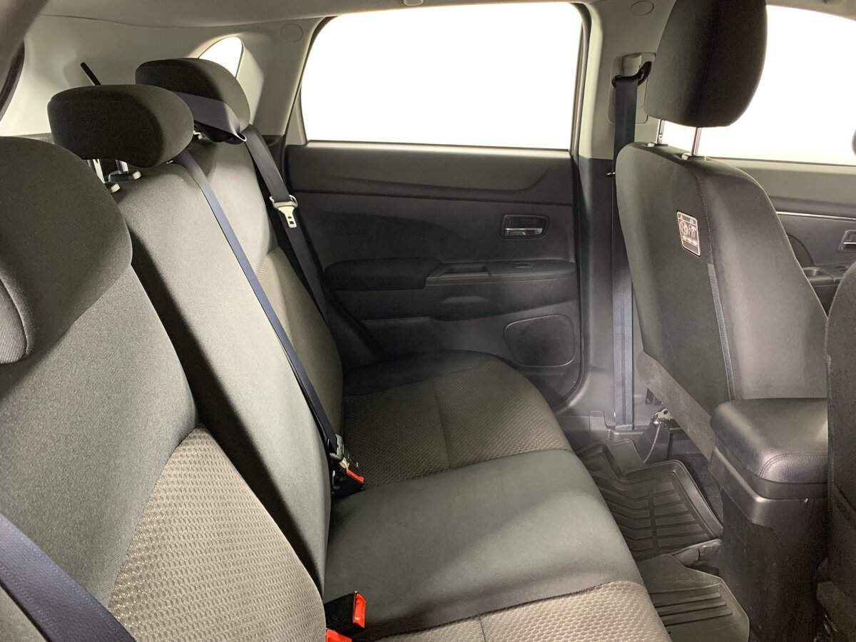 Б/У Митсубиши АС-Икс 2018 года. Фото: #17