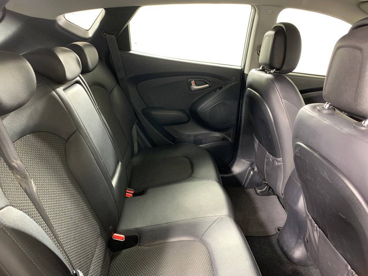 Б/У Хендай ай-икс35 2012 года. Фото: #16