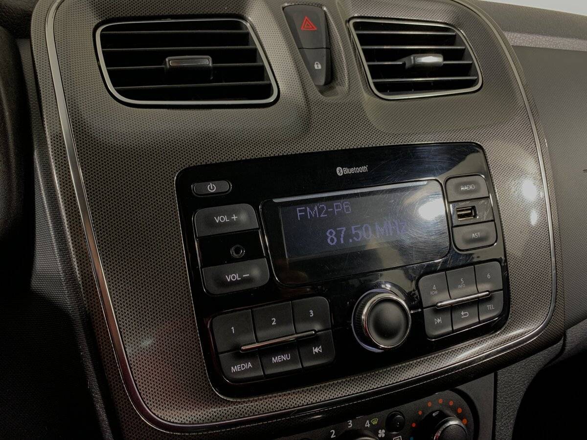 Б/У Рено Логан 2019 года. Фото: #14