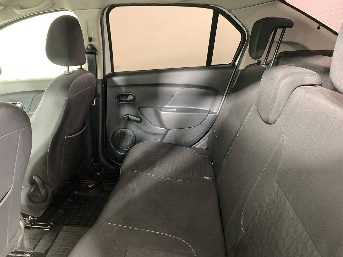 Б/У Рено Логан 2017 года. Фото: #17