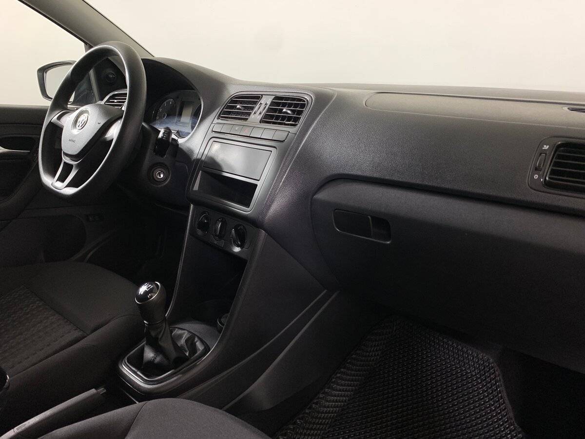 Б/У Фольксваген Поло 2018 года. Фото: #12