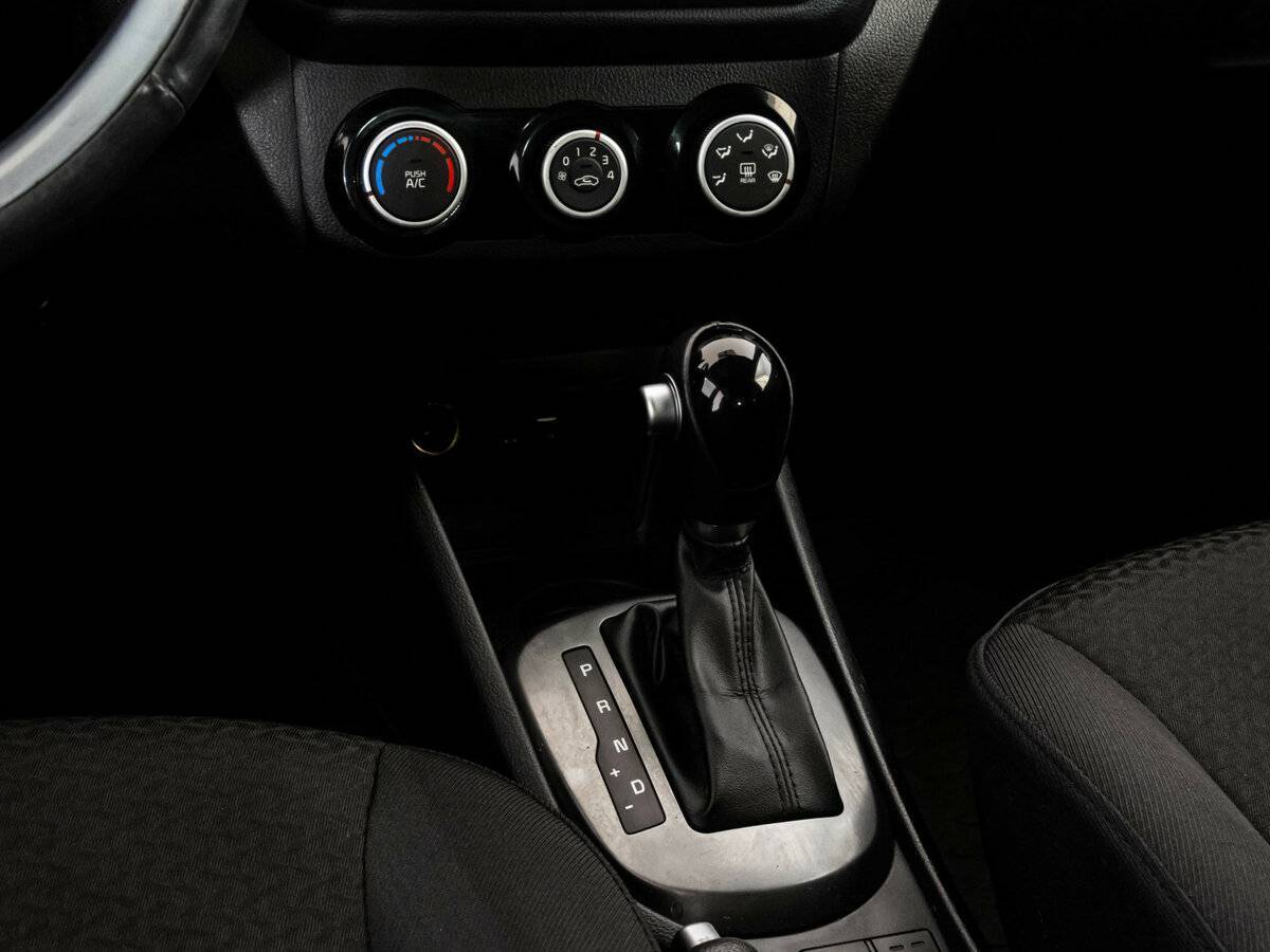 Б/У Киа Рио 2017 года. Фото: #12