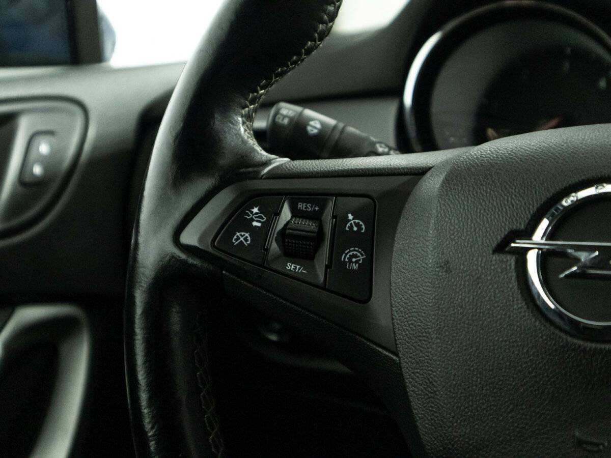 Б/У Опель Астра 2019 года. Фото: #17