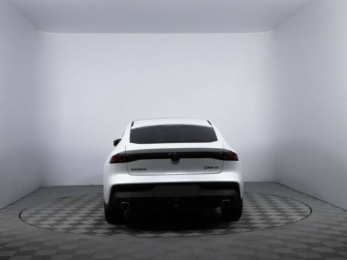 Changan UNI-V 2023 года с пробегом. Фото: #5