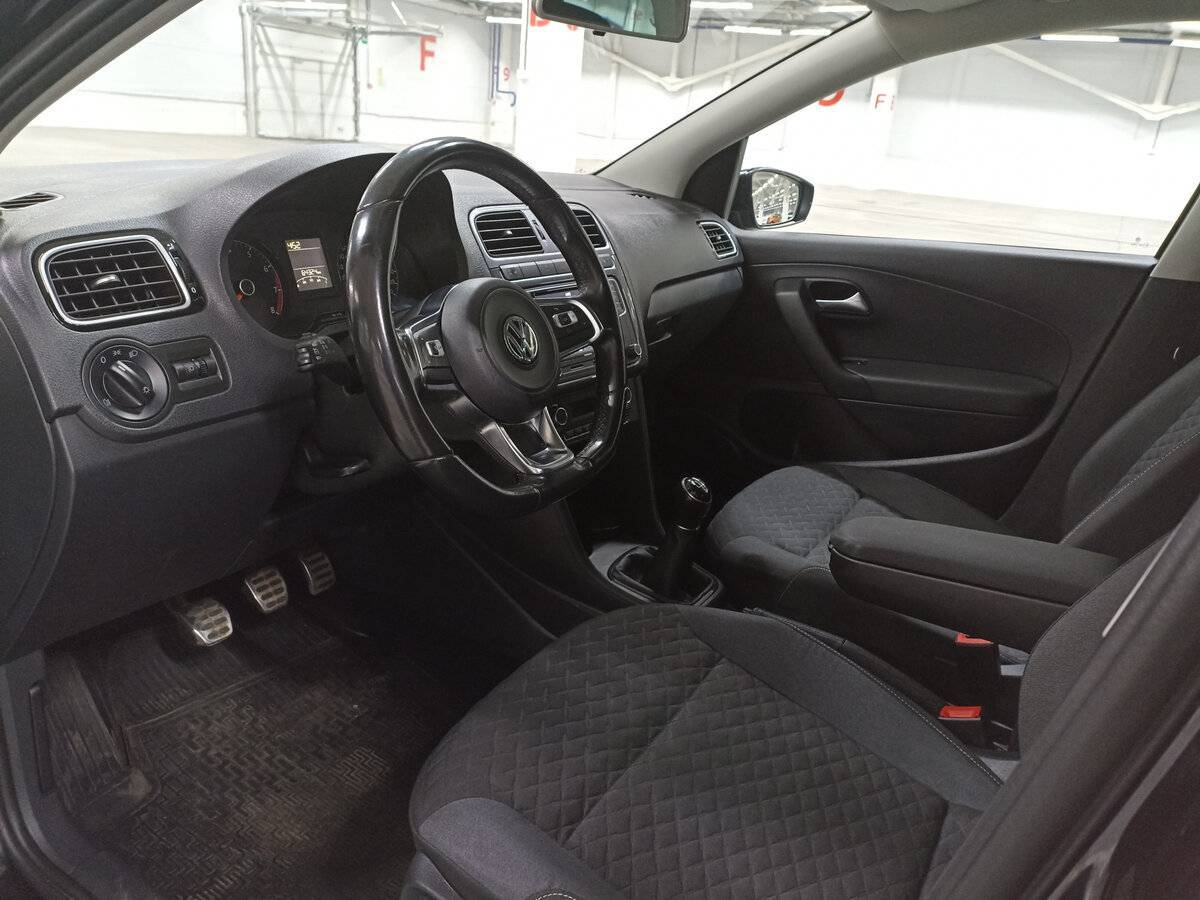 Б/У Фольксваген Поло 2018 года. Фото: #15