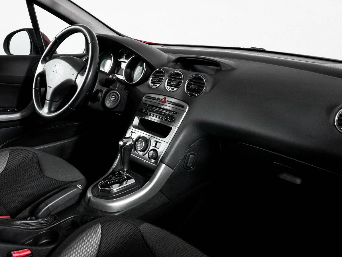 Б/У Пежо 308 2012 года. Фото: #8