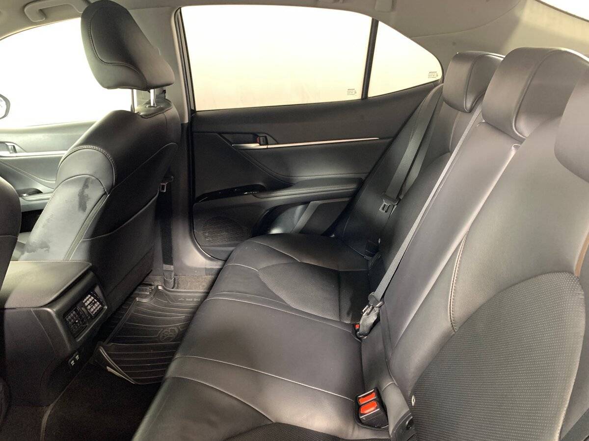 Toyota Camry 2018 года с пробегом. Фото: #17