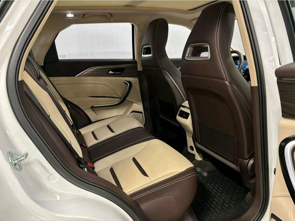 FAW Bestune T77 2023 года с пробегом. Фото: #17