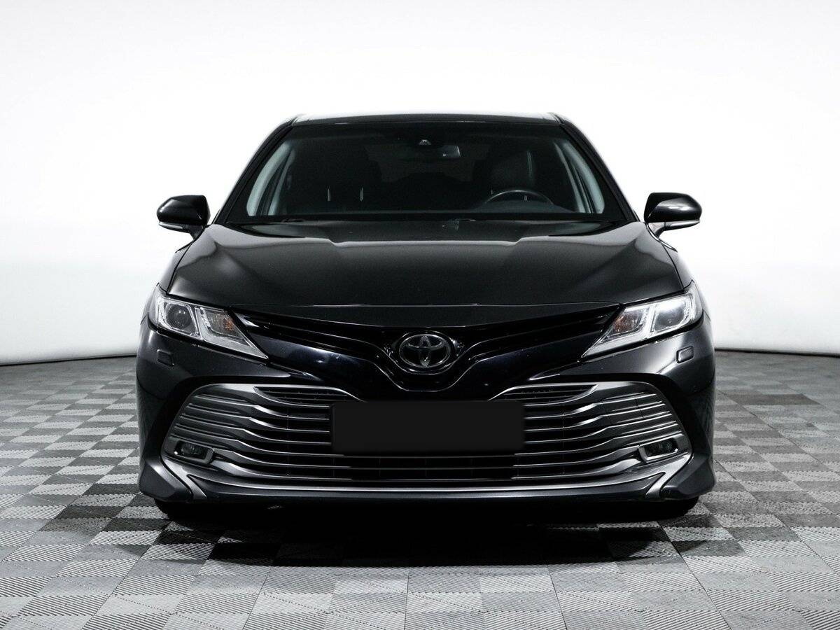 Toyota Camry 2018 года с пробегом. Фото: #3