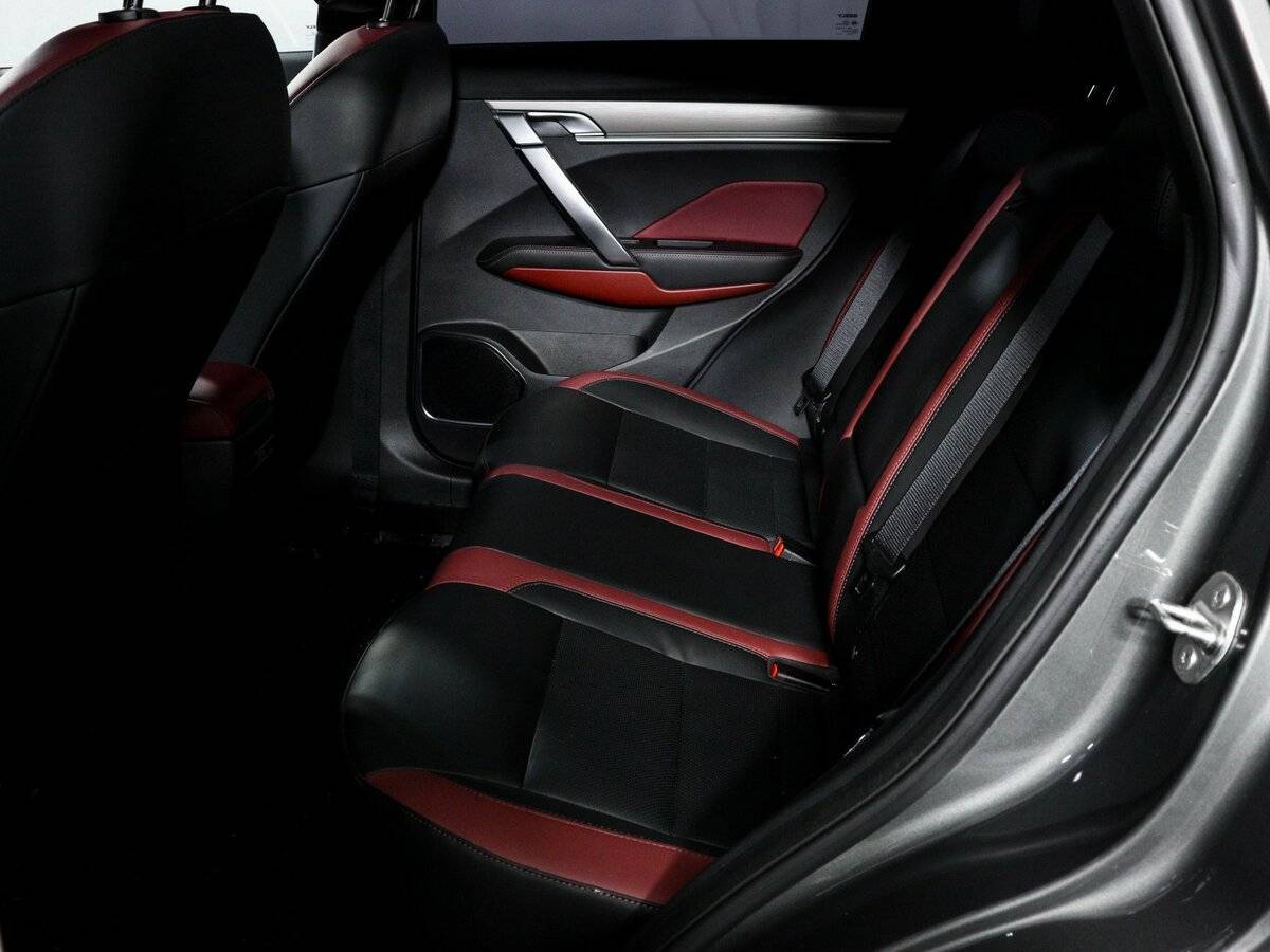 Geely Coolray 2024 года с пробегом. Фото: #8