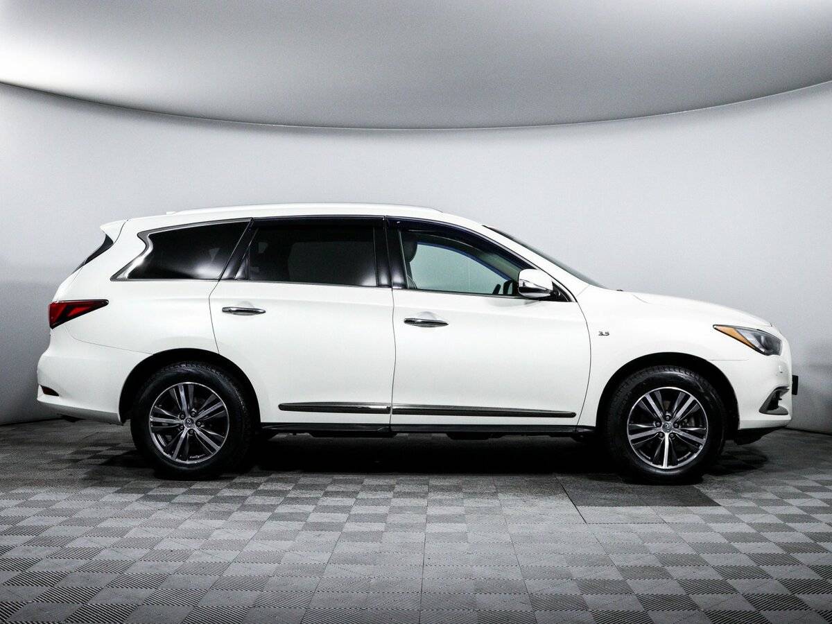 Infiniti QX60 2017 года с пробегом. Фото: #3