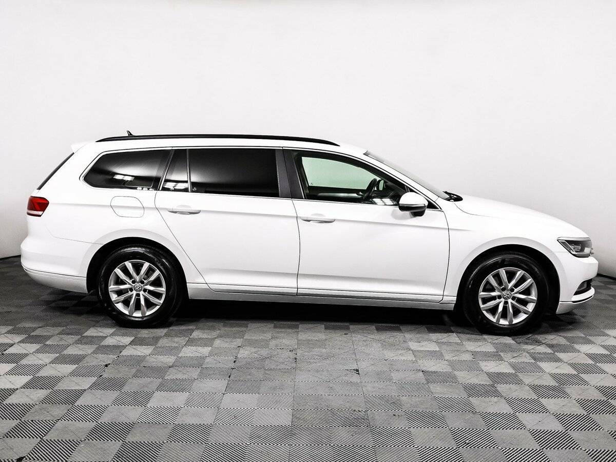 Volkswagen Passat 2018 года с пробегом. Фото: #3