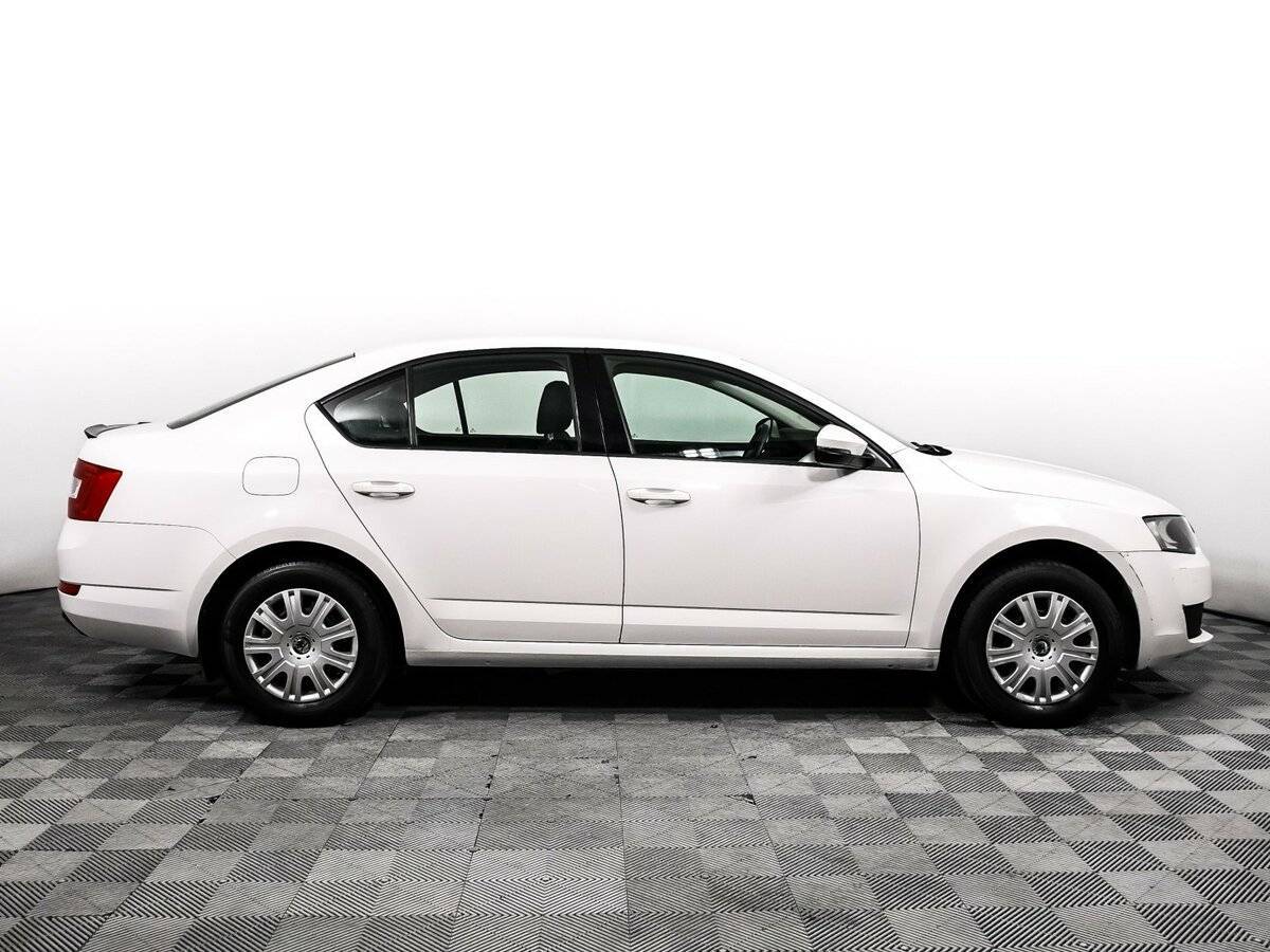 Б/У Шкода Октавия 2015 года. Фото: #3