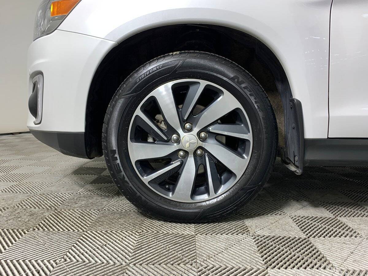 Б/У Митсубиши АС-Икс 2014 года. Фото: #8