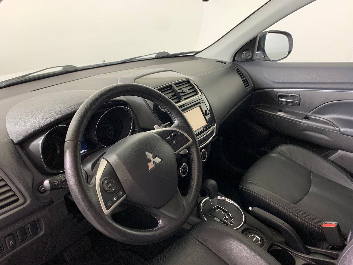 Б/У Митсубиши АС-Икс 2014 года. Фото: #10