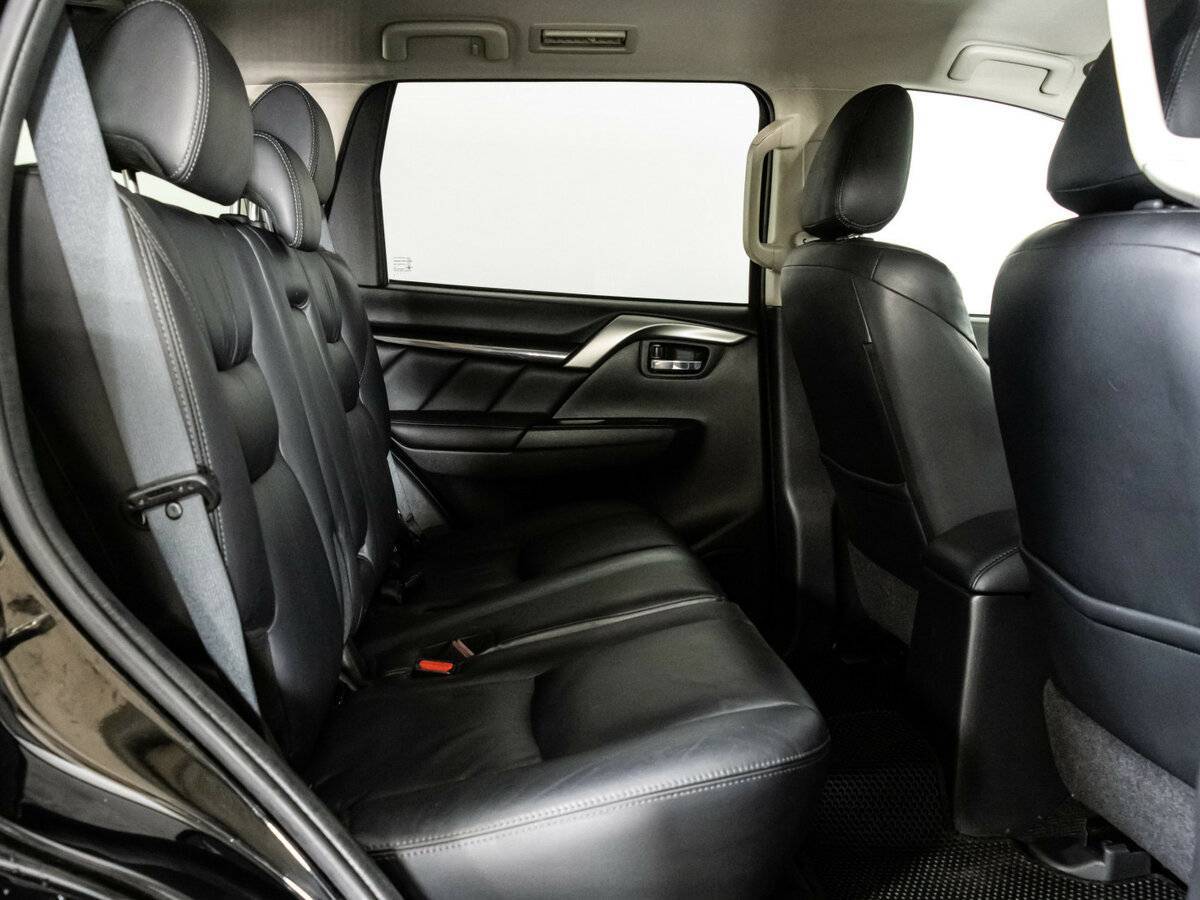 Mitsubishi Pajero Sport 2018 года с пробегом. Фото: #18