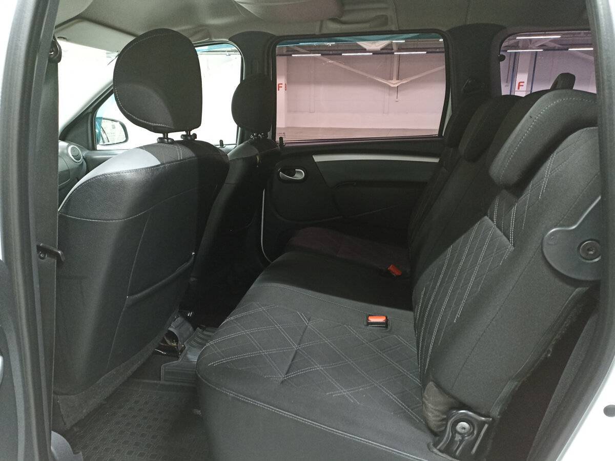 Б/У Лада (ВАЗ) Ларгус 2017 года. Фото: #11