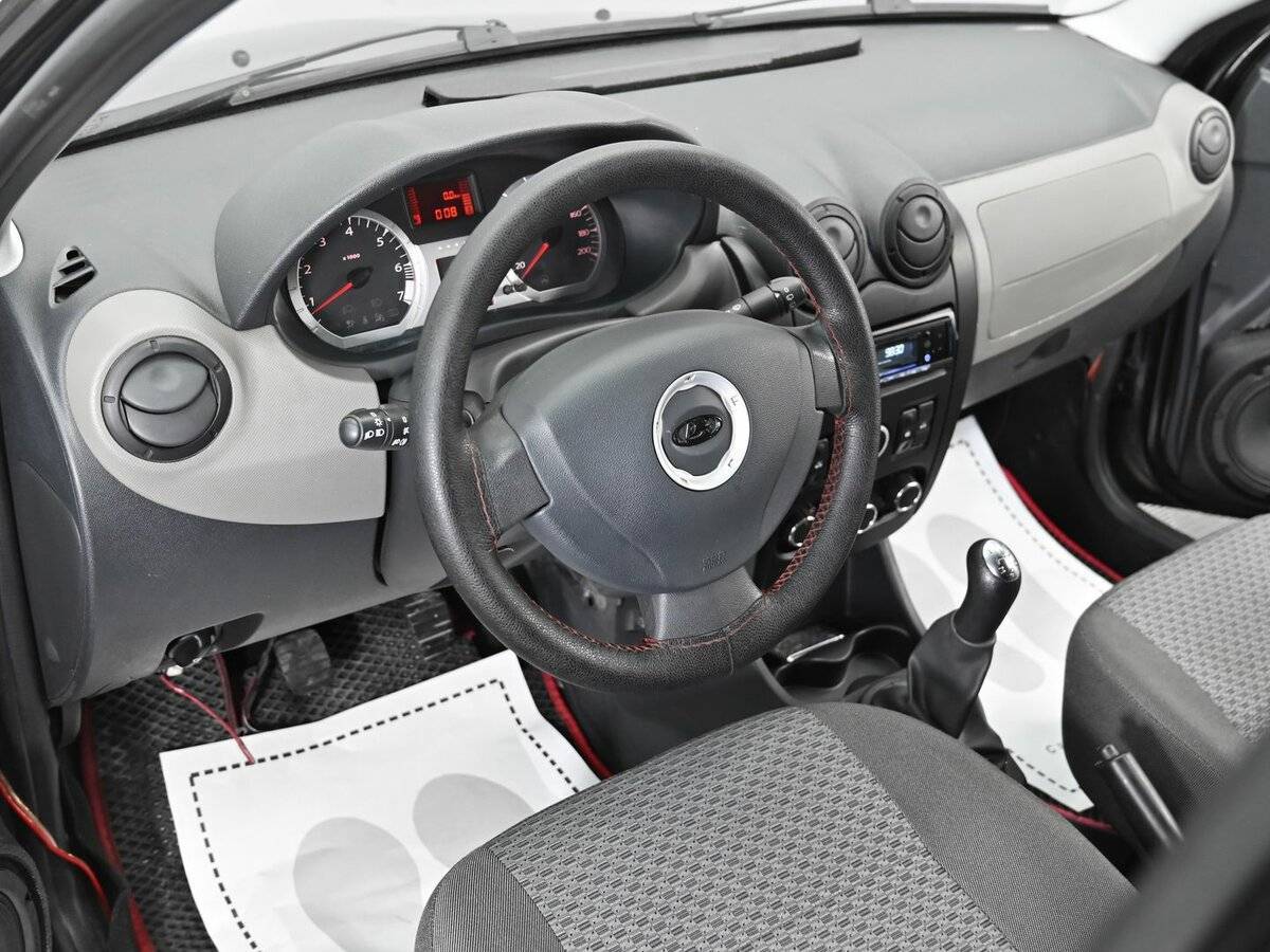 Б/У Лада (ВАЗ) Ларгус 2015 года. Фото: #6