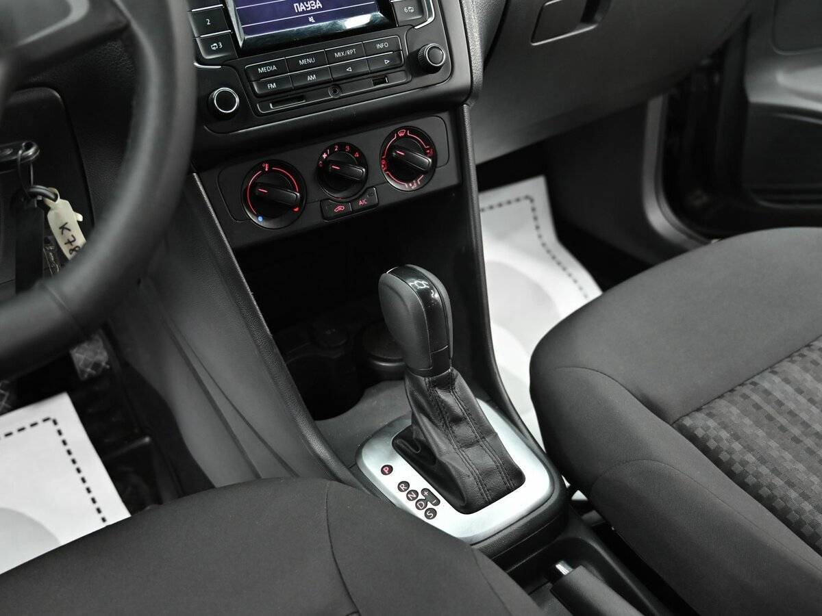 Б/У Фольксваген Поло 2017 года. Фото: #10