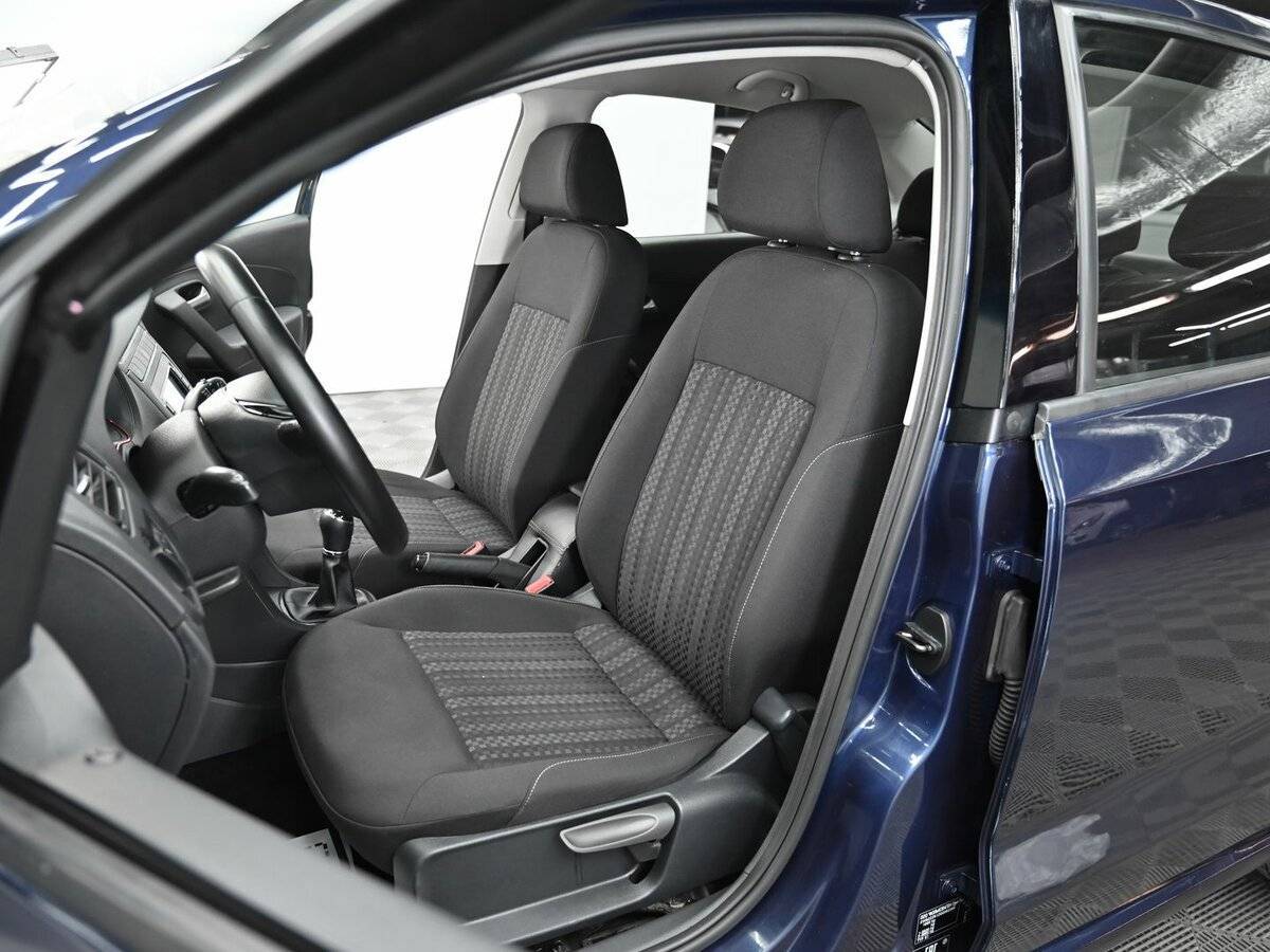 Б/У Фольксваген Поло 2016 года. Фото: #6