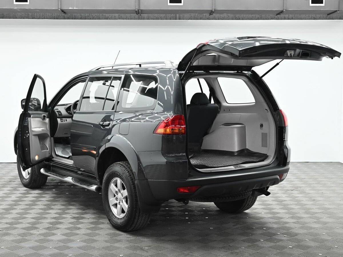 Б/У Митсубиши Паджеро Спорт 2012 года. Фото: #4