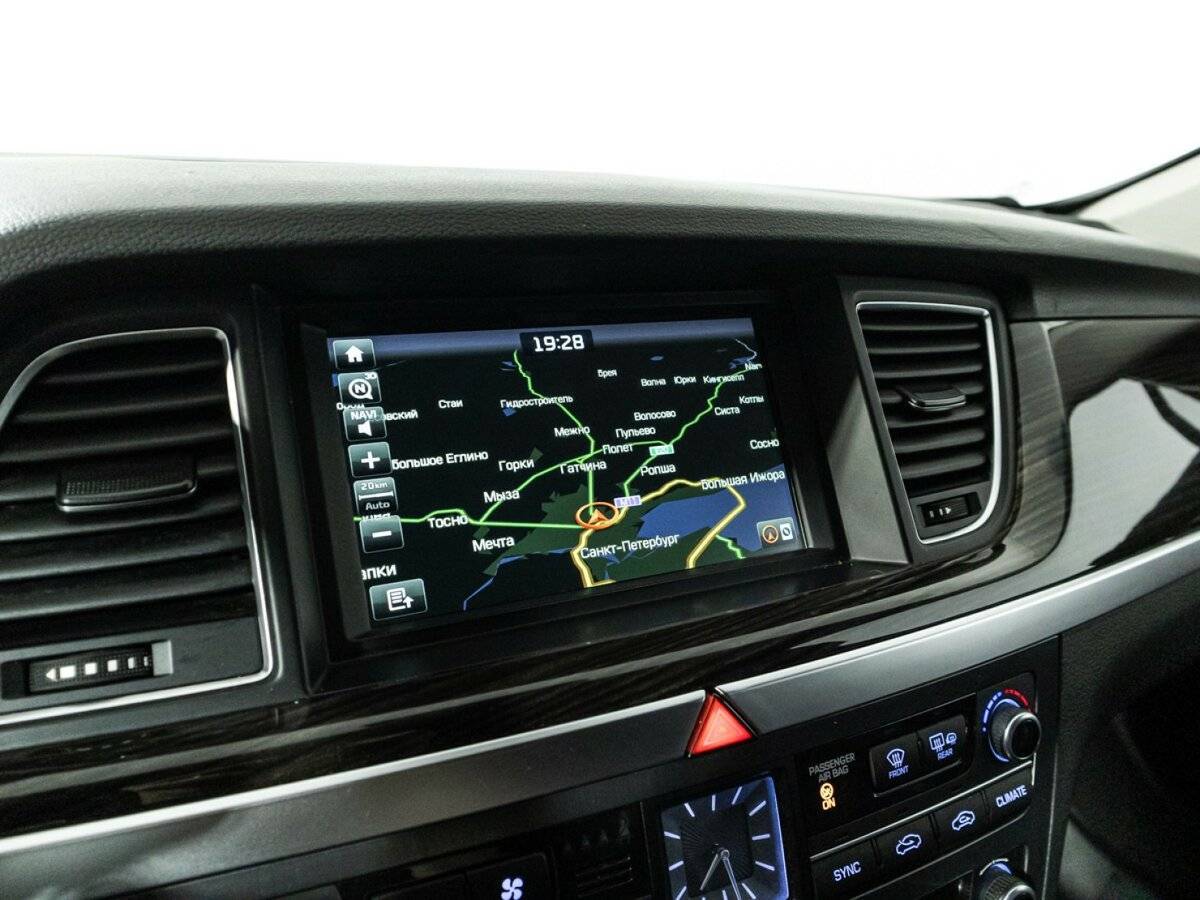 Hyundai Genesis 2015 года с пробегом. Фото: #15