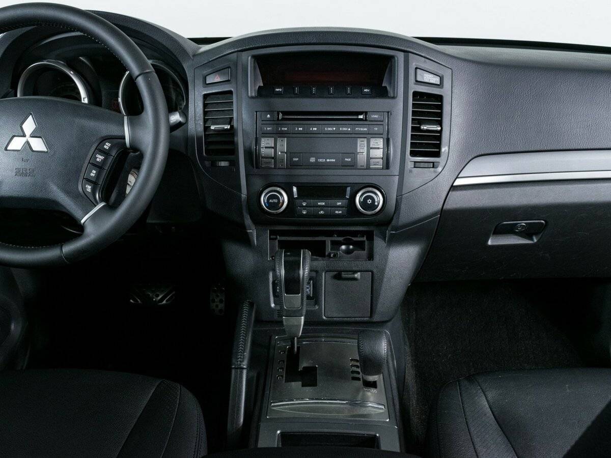 Б/У Митсубиши Паджеро 2013 года. Фото: #10