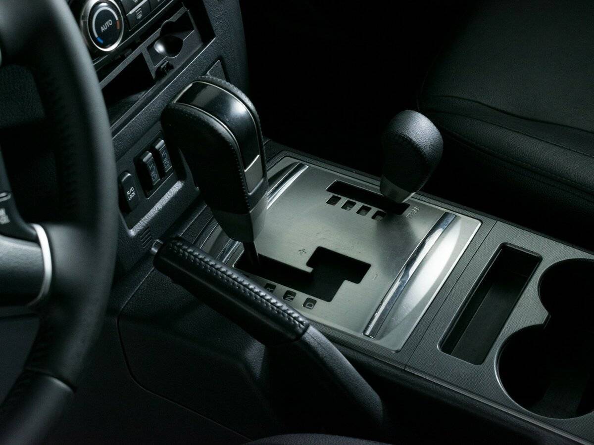 Б/У Митсубиши Паджеро 2013 года. Фото: #14