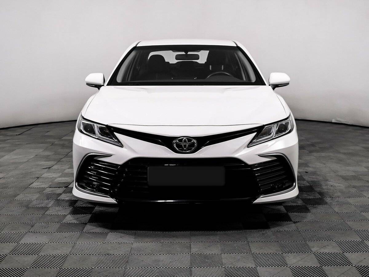 Toyota Camry 2021 года с пробегом. Фото: #1