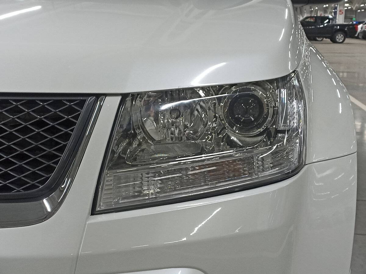 Б/У Сузуки Гранд Витара 2013 года. Фото: #16