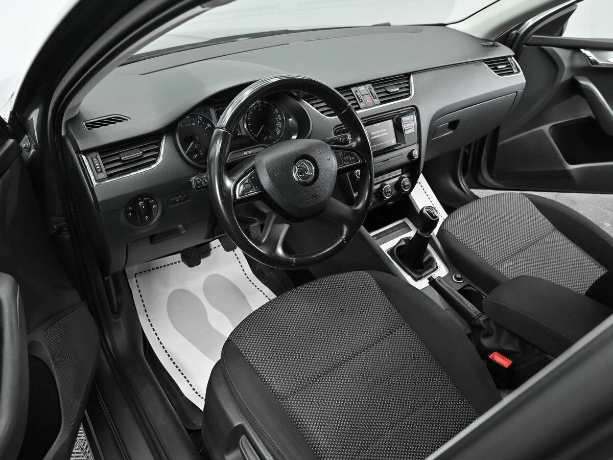 Б/У Шкода Октавия 2014 года. Фото: #7