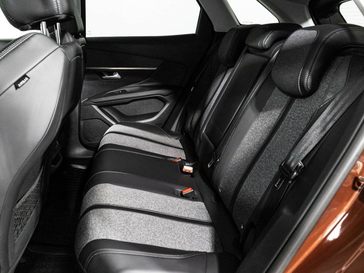 Б/У Пежо 3008 2017 года. Фото: #9