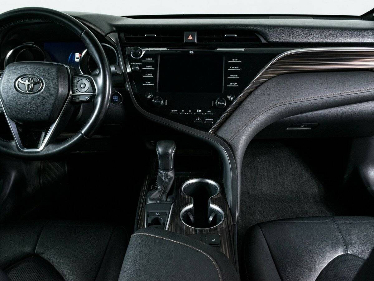 Toyota Camry 2020 года с пробегом. Фото: #10
