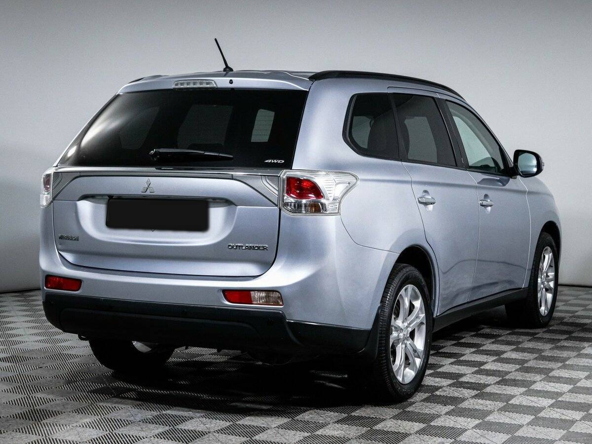 Б/У Митсубиши Оутлэндер 2012 года. Фото: #4
