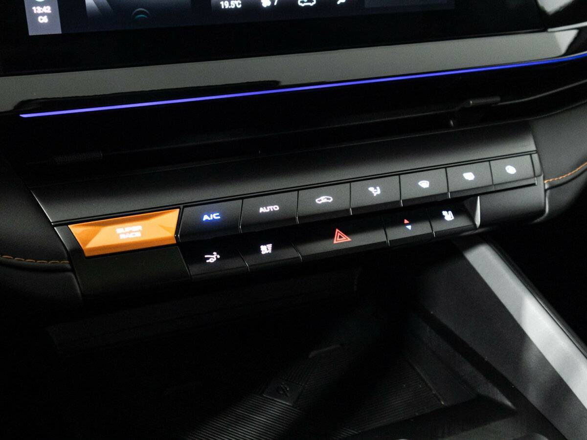 Changan UNI-V 2023 года с пробегом. Фото: #21