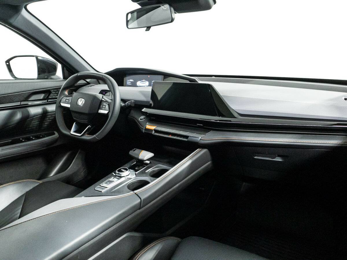 Changan UNI-V 2023 года с пробегом. Фото: #8