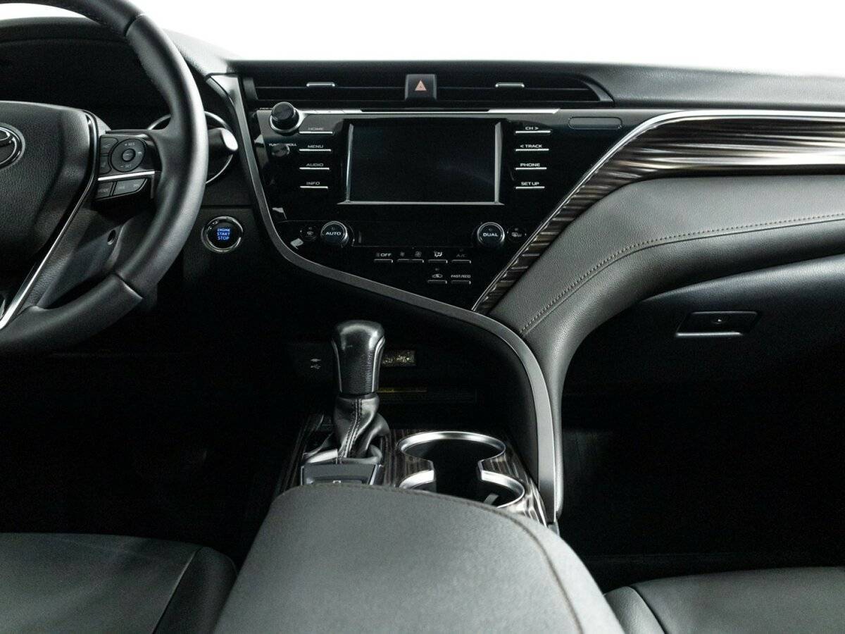 Toyota Camry 2019 года с пробегом. Фото: #13