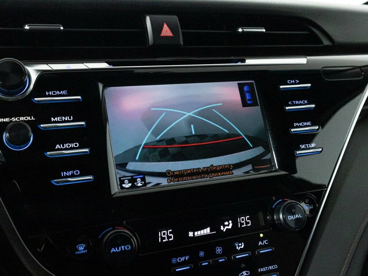 Toyota Camry 2019 года с пробегом. Фото: #17