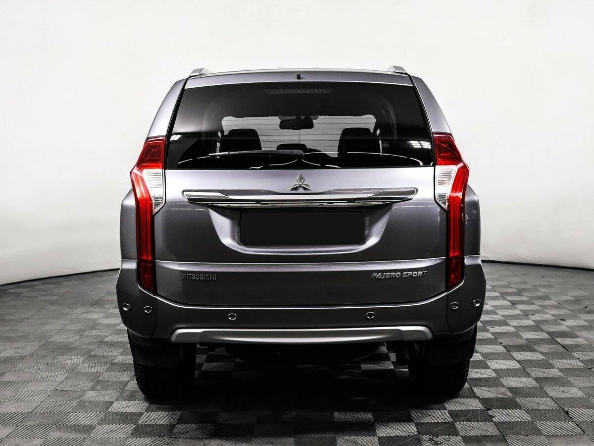 Mitsubishi Pajero Sport 2017 года с пробегом. Фото: #5