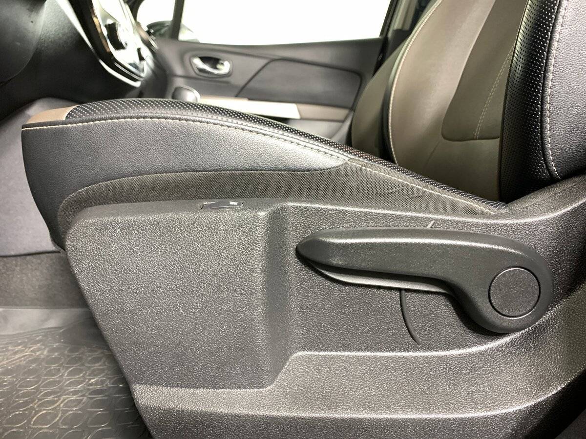 Б/У Рено Каптюр 2018 года. Фото: #15