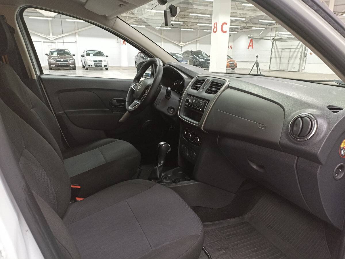 Б/У Рено Логан 2020 года. Фото: #10