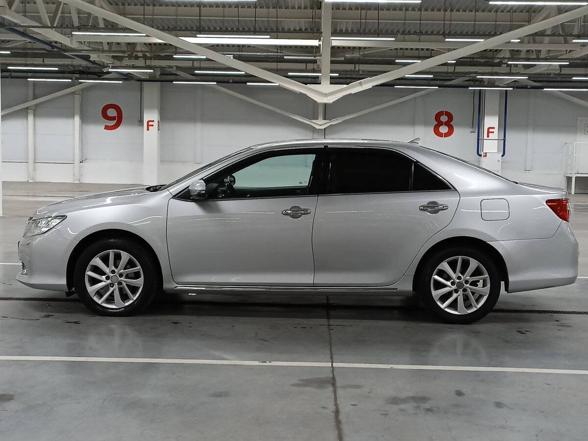 Б/У Тойота Камри 2014 года. Фото: #7