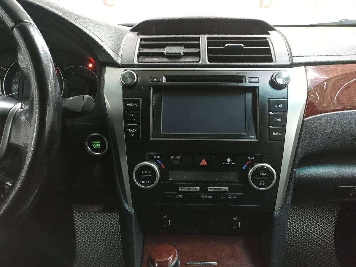 Б/У Тойота Камри 2014 года. Фото: #14