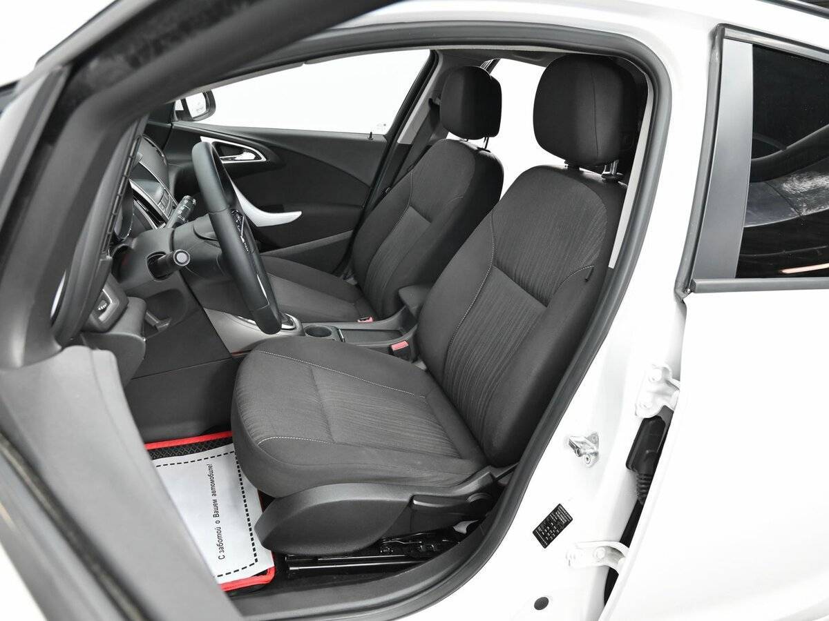 Б/У Опель Астра 2012 года. Фото: #5