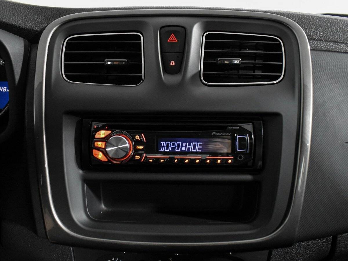 Б/У Рено Сандеро 2014 года. Фото: #15