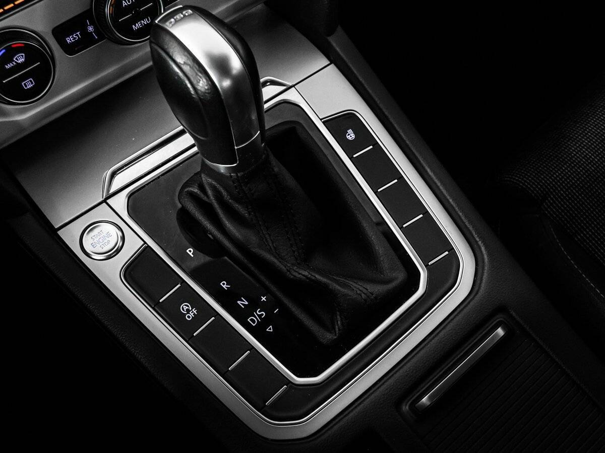 Volkswagen Passat 2018 года с пробегом. Фото: #17