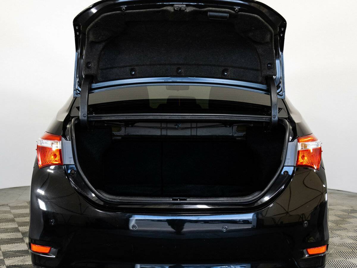 Б/У Тойота Королла 2013 года. Фото: #17