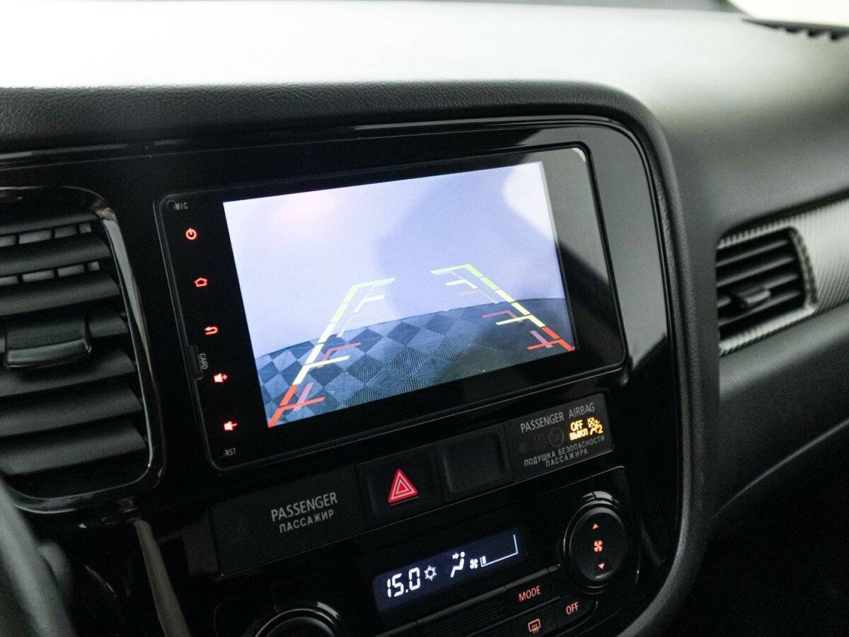 Б/У Митсубиши Оутлэндер 2017 года. Фото: #14