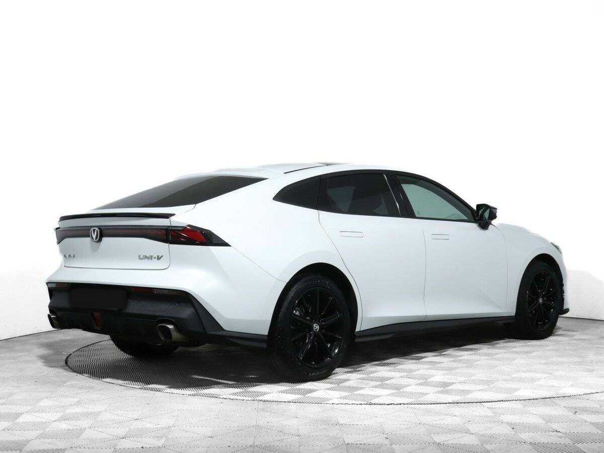 Changan UNI-V 2022 года с пробегом. Фото: #3